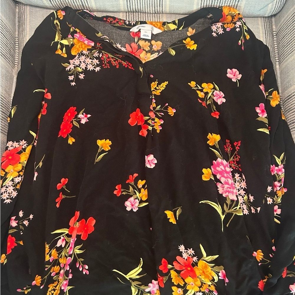 LIKE NEW Old Navy Floral Blouse Size XL